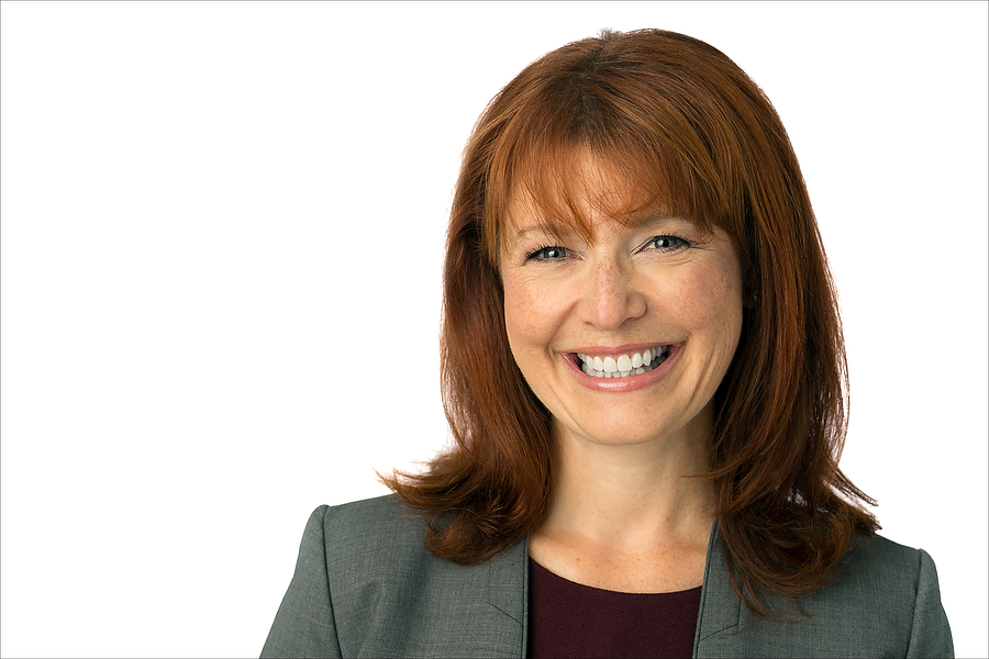 LinkedIn Headshot example of a woman